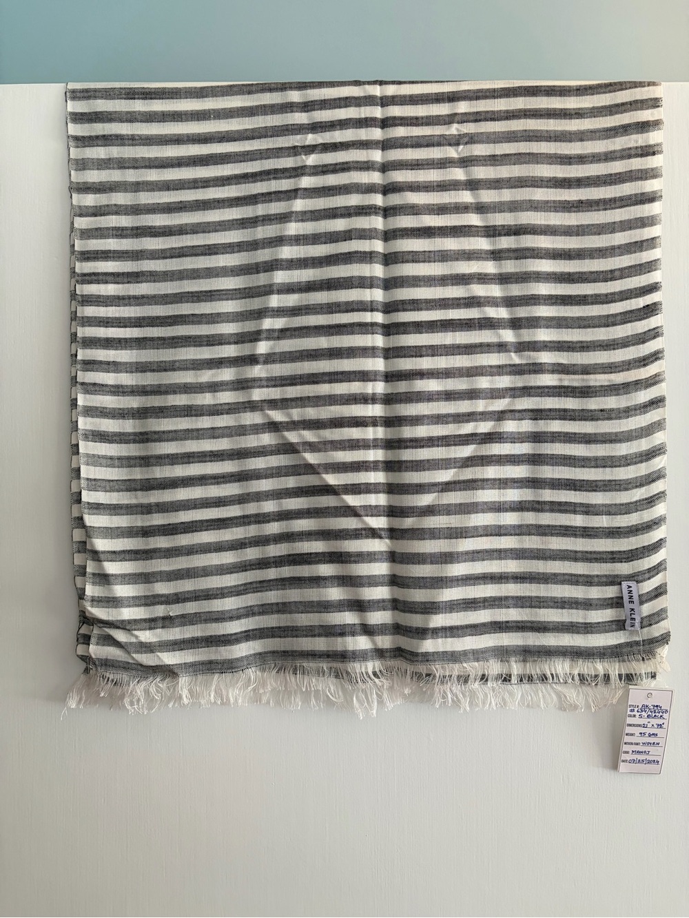 NWT, Anne Klein, Black and Off White Light Scarf - Picture 5 of 5